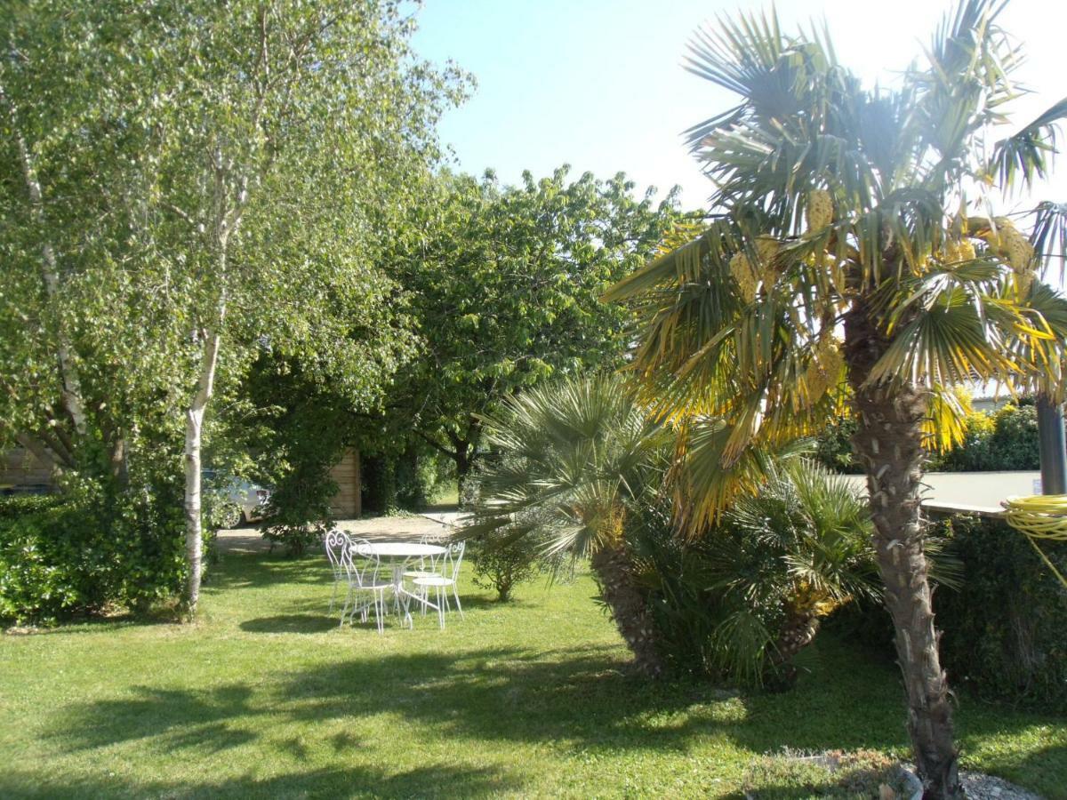 Le Clos Des Palmiers Saint-Ouen-d'Aunis Exterior foto